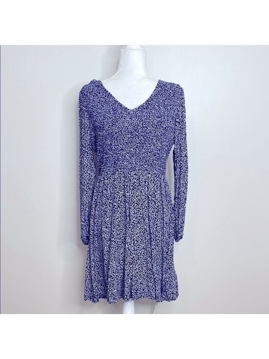 Old Navy Dresses & Skirts - Old Navy navy and White smocked long sleeve A-Line Dress
